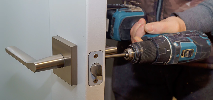 Broken Door Handle Lock Repair in Jupiter, Florida